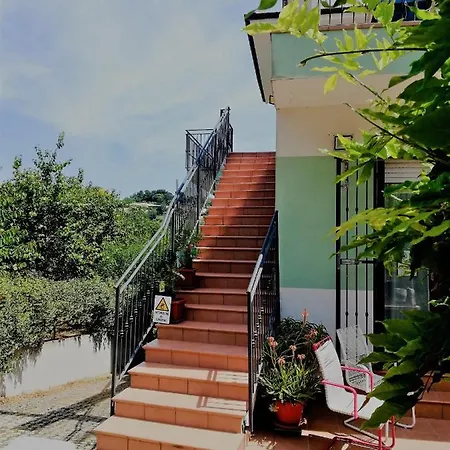 Vivi Conero Konukevi