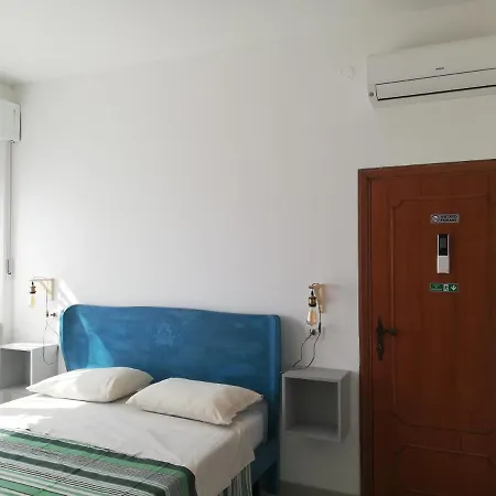 Vivi Conero Konukevi