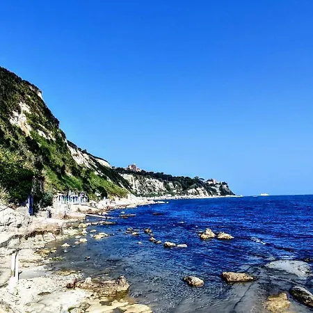 Vivi Conero Guest house 3*