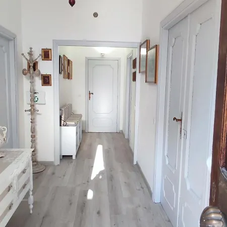 Konukevi Vivi Conero *