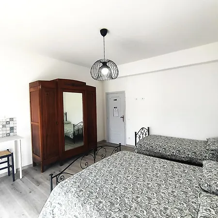 Guest house Vivi Conero 3*